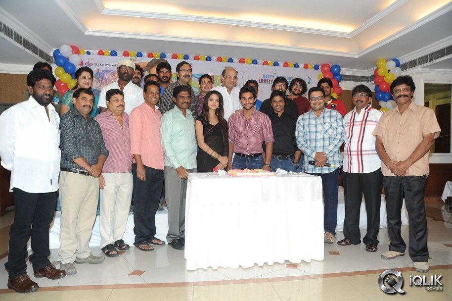 Aadi-Birthday-Celebrations-With-Pyaar-Mein-Padipoyane-Team